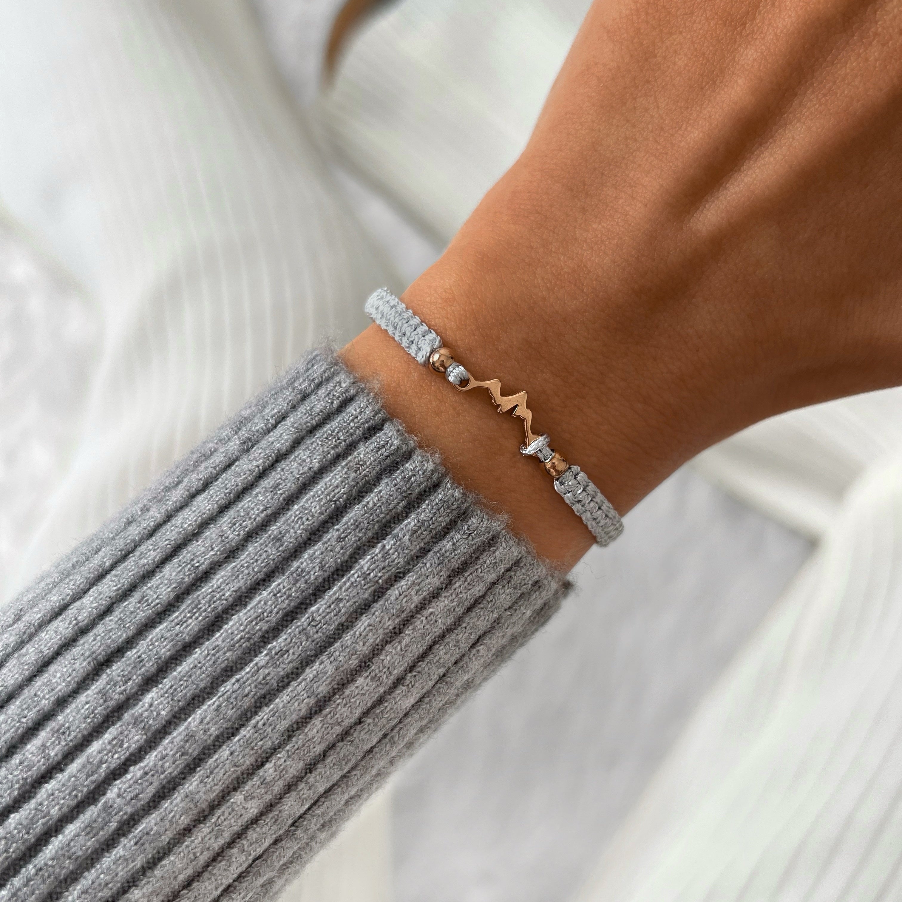 Rose Mountain Grey Braided Bracciale