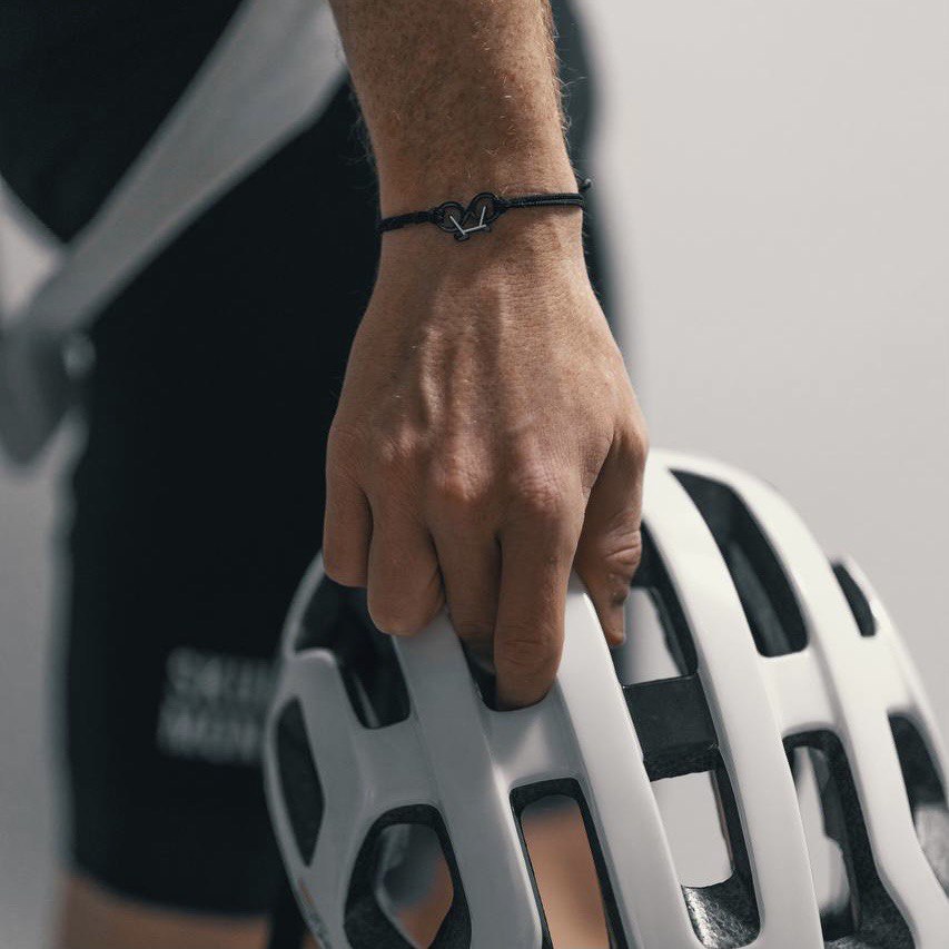 Monochromes Fahrradarmband