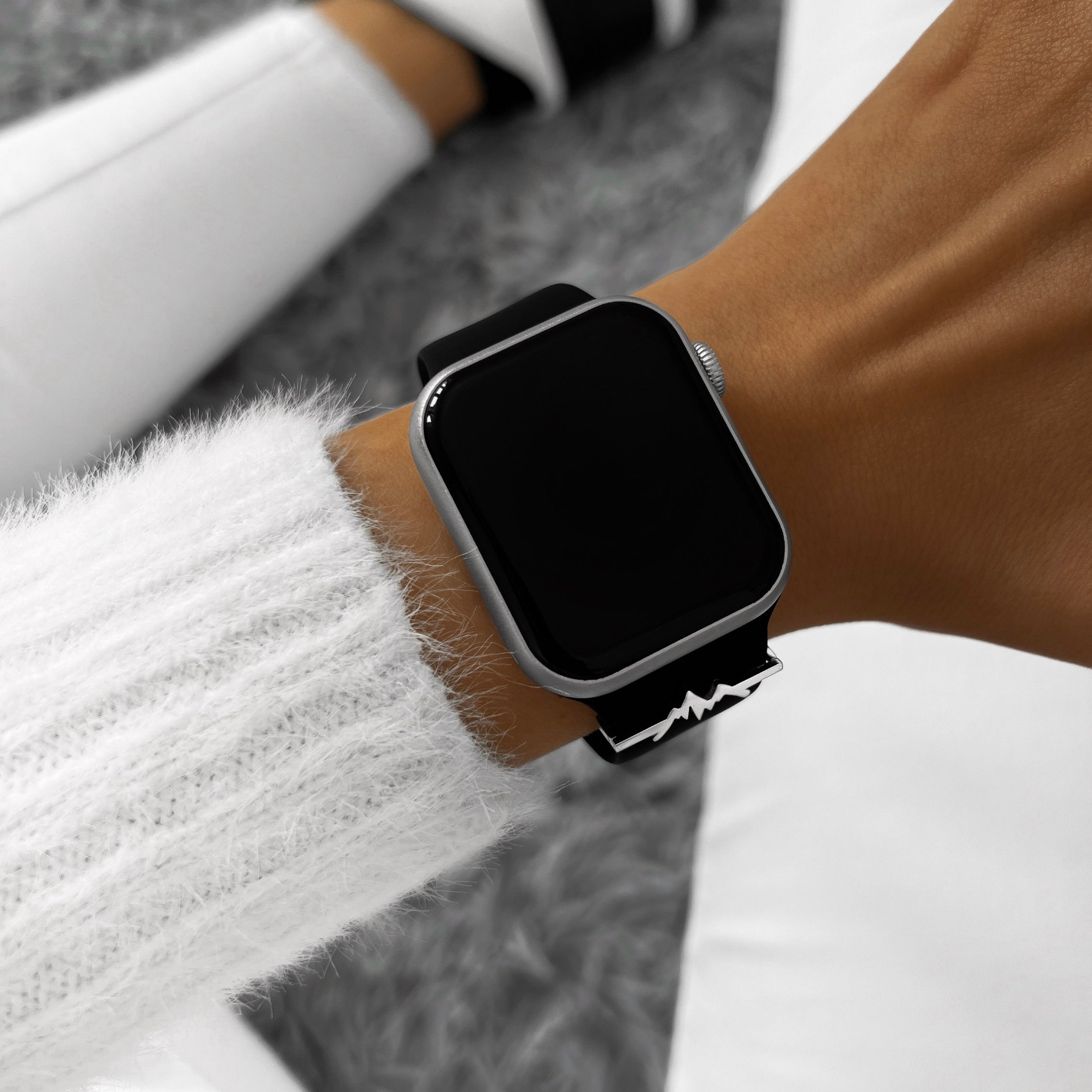 Silberner Berg Anhänger + Band