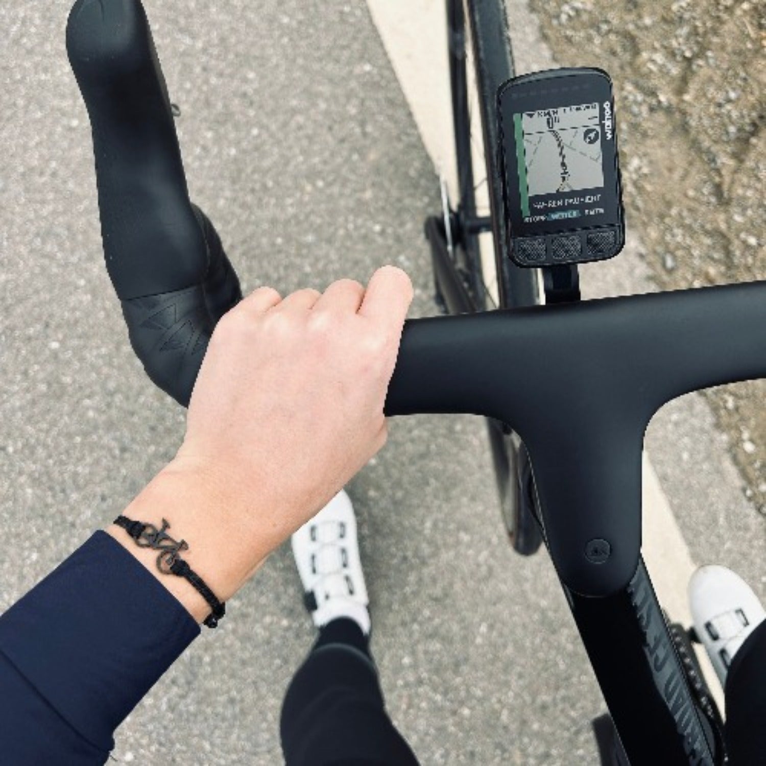 Schwarzes Straßenfahrrad-Armband